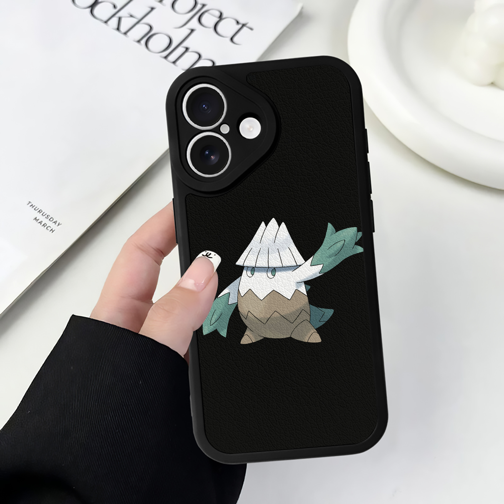 （画像用） ポケットモンスター Pokémon 【iPhone 16シリーズ対応】シリコンスマホケース（レザー調） 材質：シリコン